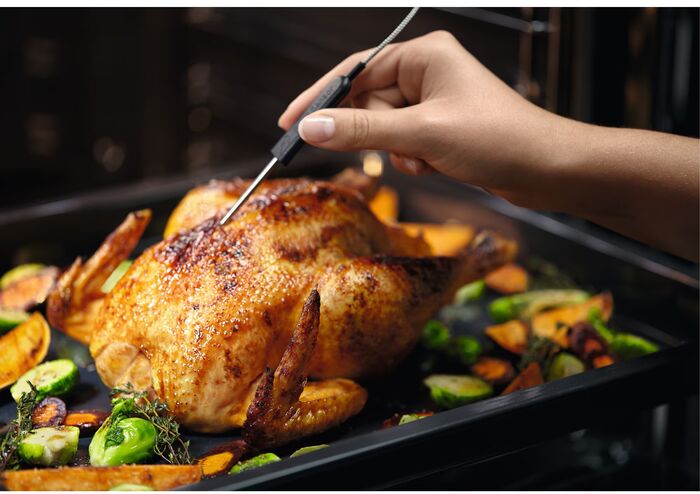 Electrolux 700 SteamCrisp veggofn OOP947NB - Svartur