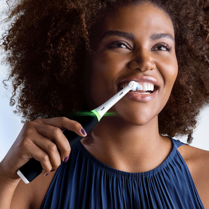 Oral-B iO3 rafmagnstannbursti - Svartur