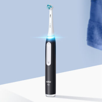 Oral-B iO3 rafmagnstannbursti - Svartur