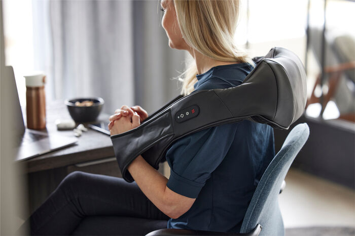 re. Axla- og hálsnuddtæki - Svart