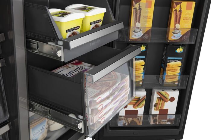 Hisense tvöfaldur snjallkæli- og frystiskápur RQ760N4IFE - Svartur