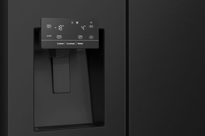 Hisense tvöfaldur kæli- og frystiskápur RS818N4IFE - Svartur