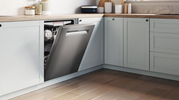 Bosch uppþvottavél Series 4 SMP4ECW72S - Hvít