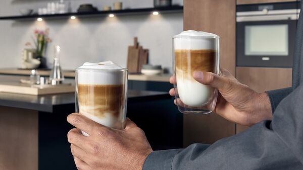 Siemens EQ.6 Plus s700 sjálfvirk kaffivél TE657319RW - Svört