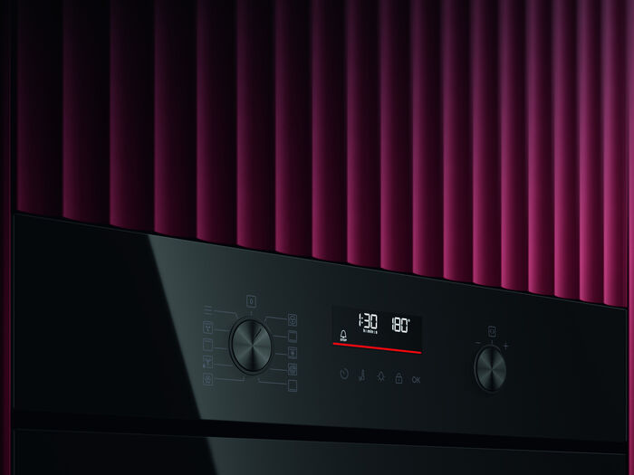 AEG veggofn TU5PB40NCK - Svartur