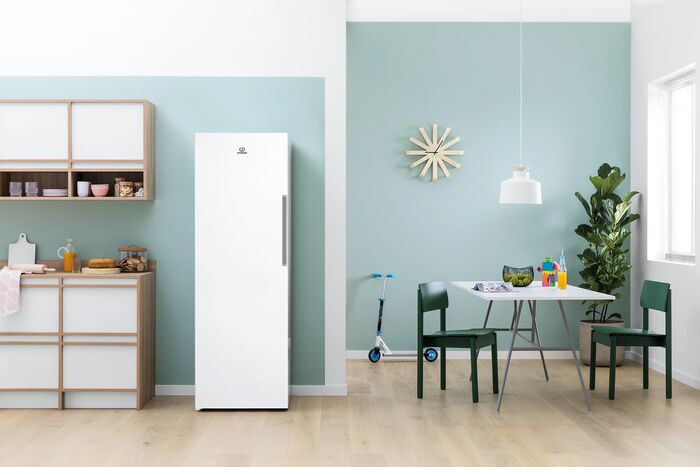 Indesit frystiskápur UI8F1CW1