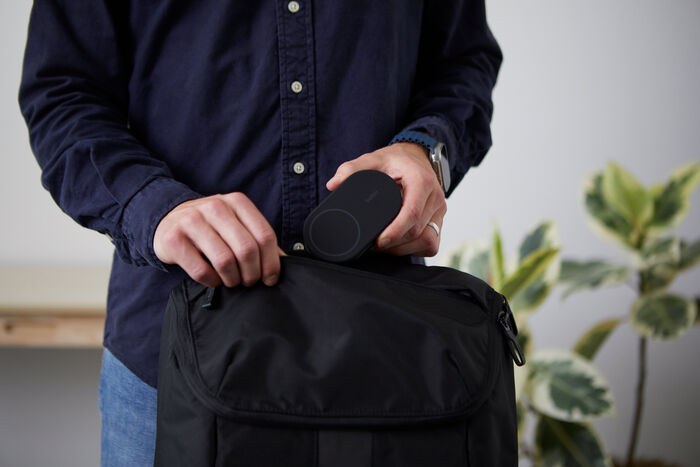 Belkin BoostCharge 2-í-1 15W Qi2 þráðlaus hleðslustandur - Svartur