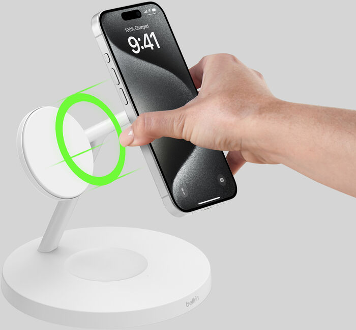 Belkin BoostCharge Pro 3-í-1 15W Qi2 Þráðlaus hleðslustandur - Hvítur