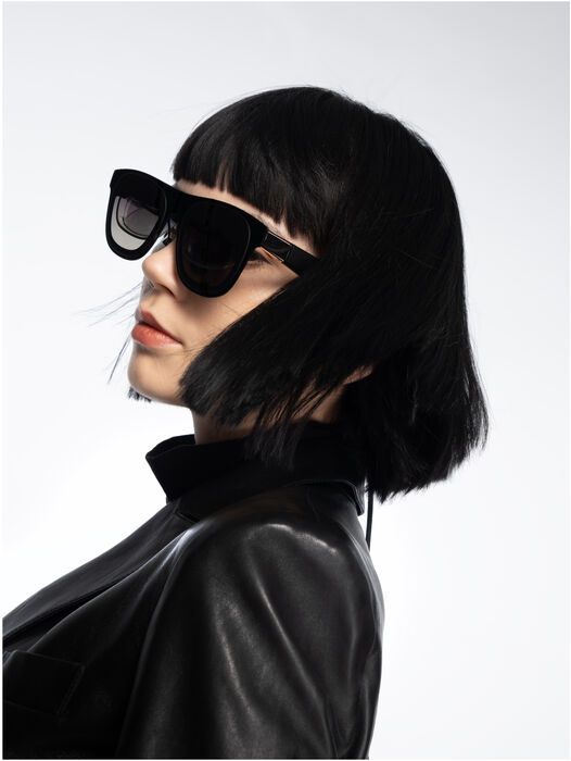 Xreal One Pro AR Gleraugu - Medium