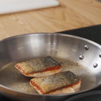 Ztove stálpanna - 28 cm